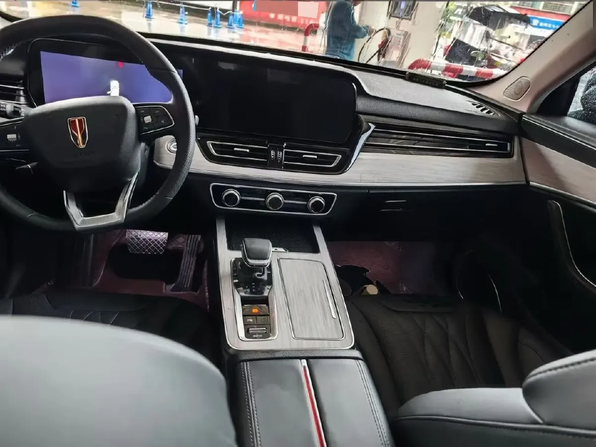 2025 HongQi HS5 2.0T 252HP L4 8AT,autocango,china used car exporter,china ev exporter,chinese used car exporter,chinese used ev exporter