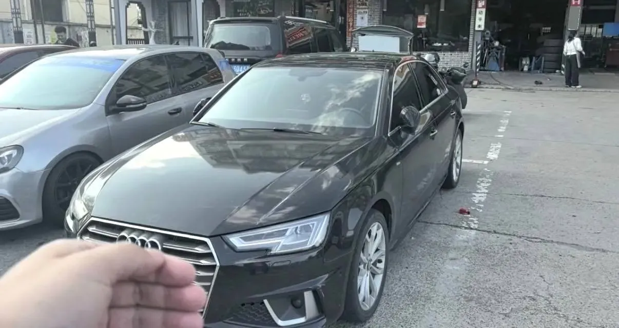 2019 Audi A4L 2.0T 190HP L4 7DCT,autocango,china used car exporter,china ev exporter,chinese used car exporter,chinese used ev exporter