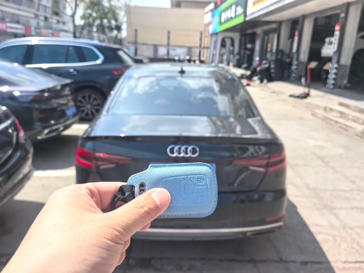 2019 Audi A4L 2.0T 190HP L4 7DCT,autocango,china used car exporter,china ev exporter,chinese used car exporter,chinese used ev exporter