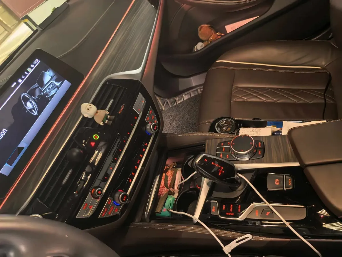 2020 BMW 5 Series 2.0T 184HP L4 8AT PHEV 17.7KWH,autocango,china used car exporter,china ev exporter,chinese used car exporter,chinese used ev exporter