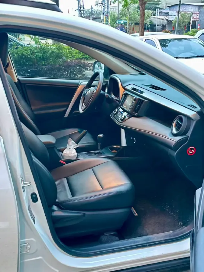 2019 Toyota RAV4 2.0L 151HP L4 CVT,autocango,china used car exporter,china ev exporter,chinese used car exporter,chinese used ev exporter