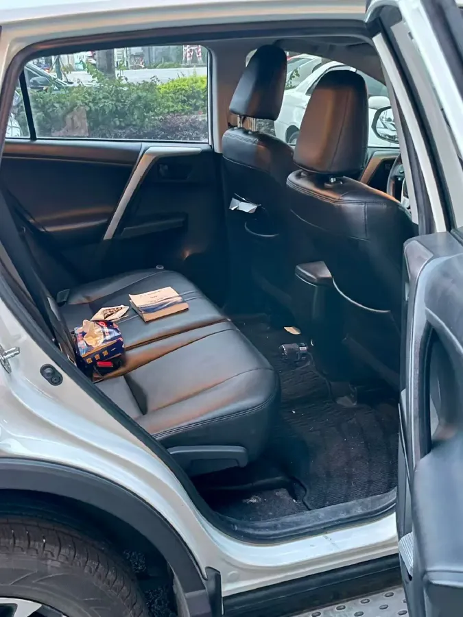 2019 Toyota RAV4 2.0L 151HP L4 CVT,autocango,china used car exporter,china ev exporter,chinese used car exporter,chinese used ev exporter