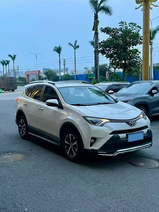2019 Toyota RAV4 2.0L 151HP L4 CVT,autocango,china used car exporter,china ev exporter,chinese used car exporter,chinese used ev exporter