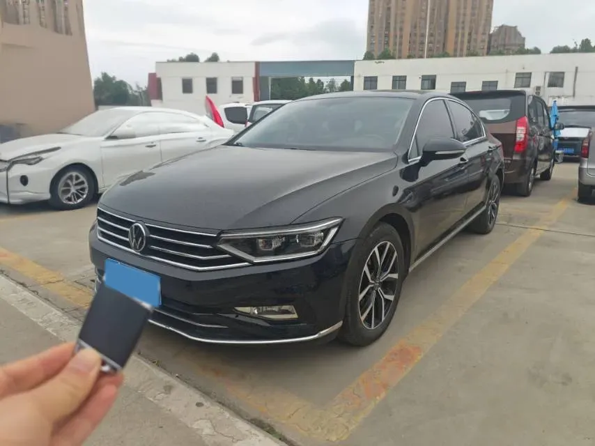 2020 Volkswagen Magotan 2.0T 186HP L4 7DCT,autocango,china used car exporter,china ev exporter,chinese used car exporter,chinese used ev exporter