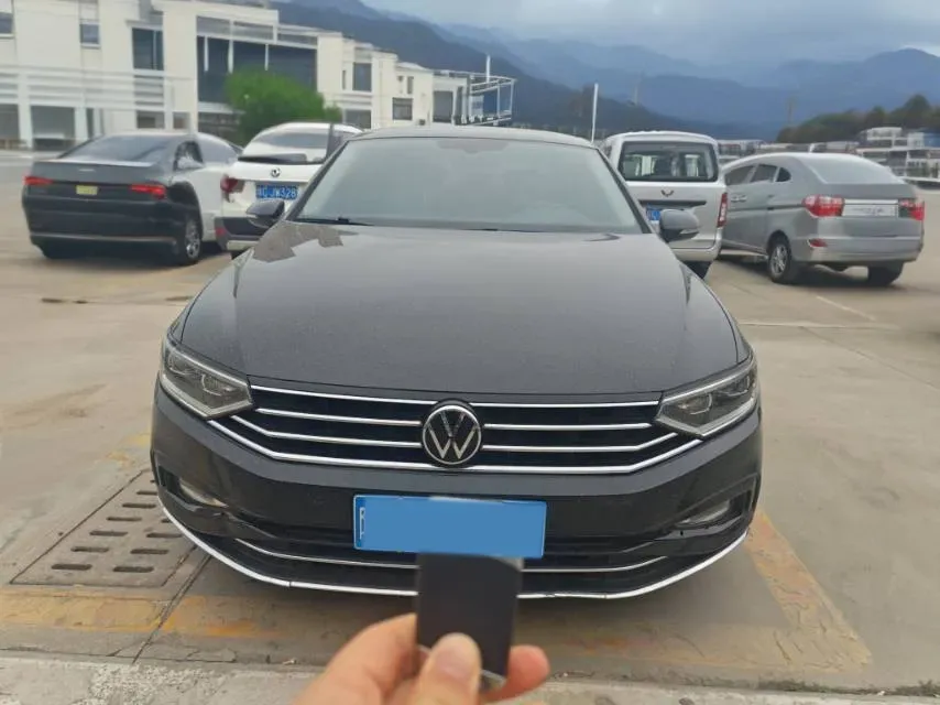 2020 Volkswagen Magotan 2.0T 186HP L4 7DCT,autocango,china used car exporter,china ev exporter,chinese used car exporter,chinese used ev exporter
