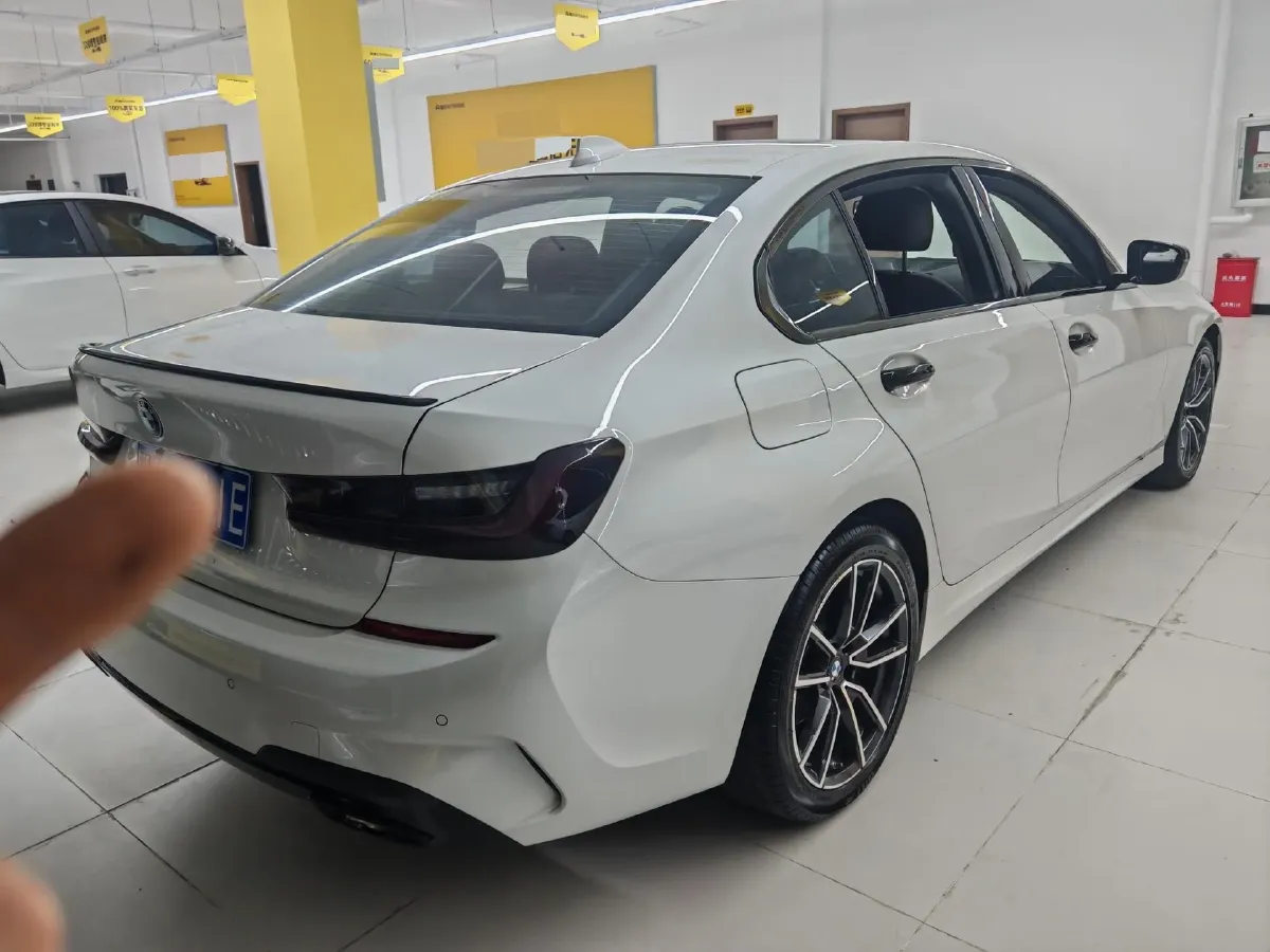 2022 BMW 3 Series 2.0T 156HP L4 8AT,autocango,china used car exporter,china ev exporter,chinese used car exporter,chinese used ev exporter