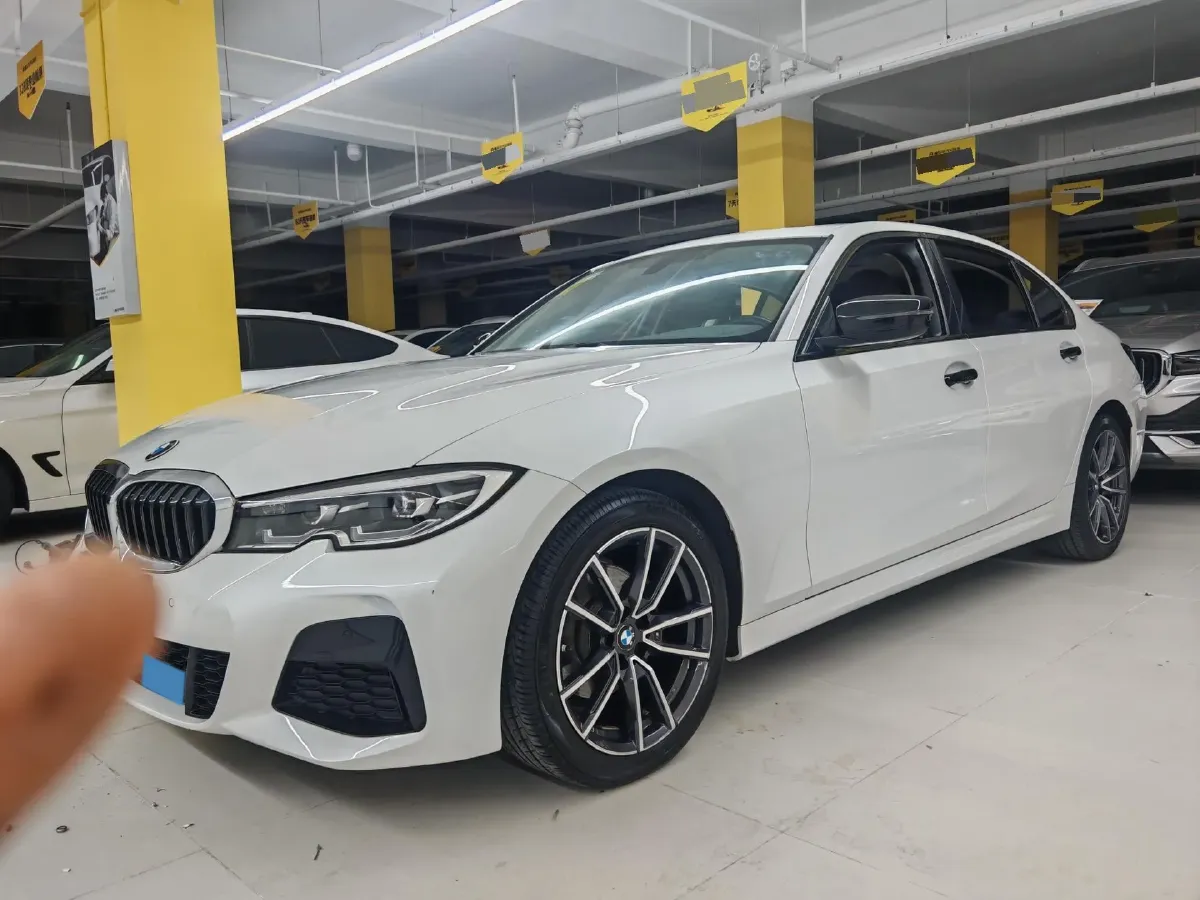 2022 BMW 3 Series 2.0T 156HP L4 8AT,autocango,china used car exporter,china ev exporter,chinese used car exporter,chinese used ev exporter