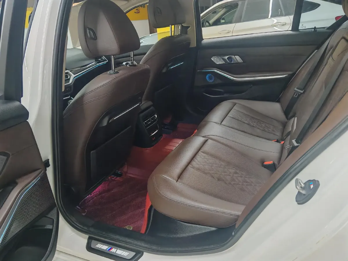 2022 BMW 3 Series 2.0T 156HP L4 8AT,autocango,china used car exporter,china ev exporter,chinese used car exporter,chinese used ev exporter