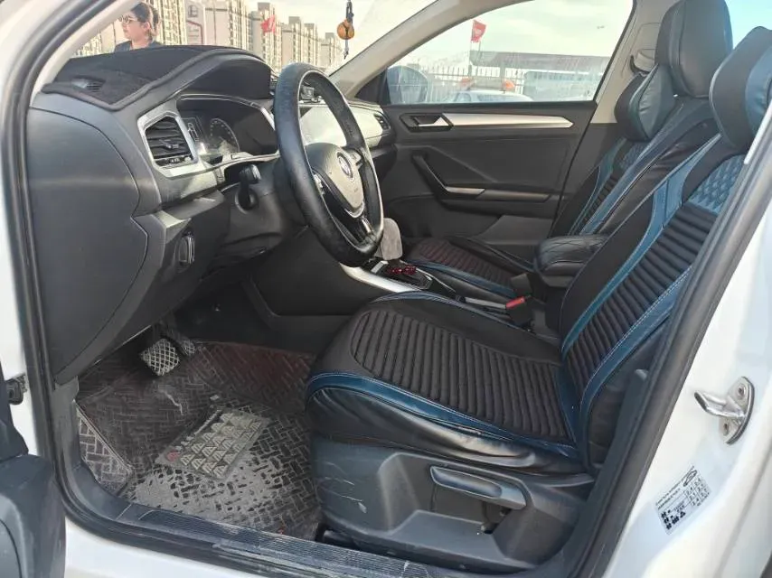 2020 Volkswagen T-Roc 1.4T 150HP L4 7DCT,autocango,china used car exporter,china ev exporter,chinese used car exporter,chinese used ev exporter