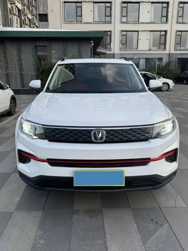 2022 ChangAn Eado 1.6L 128HP L4 5MT,autocango,china used car exporter,china ev exporter,chinese used car exporter,chinese used ev exporter