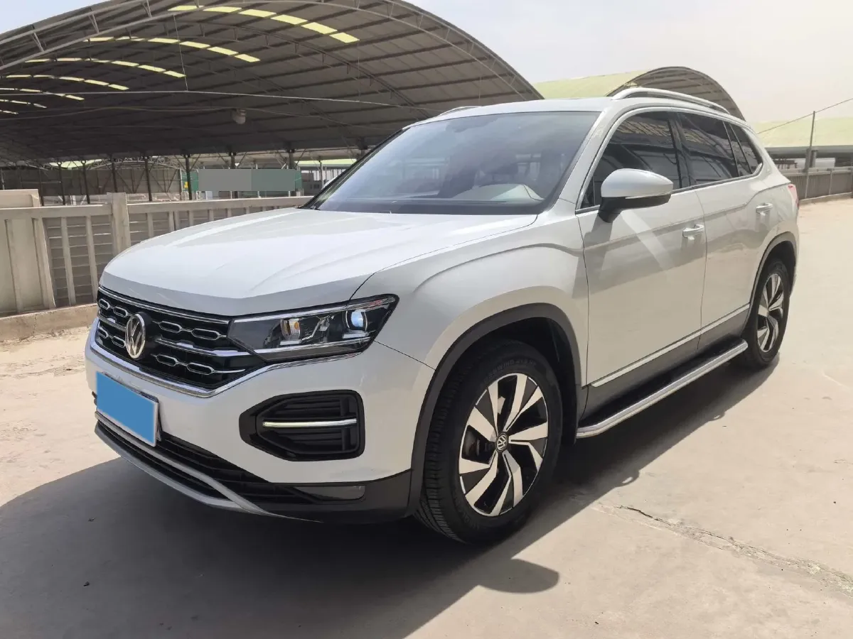 2019 Jeep Cherokee 2.0T 234HP L4 9AT,autocango,china used car exporter,china ev exporter,chinese used car exporter,chinese used ev exporter