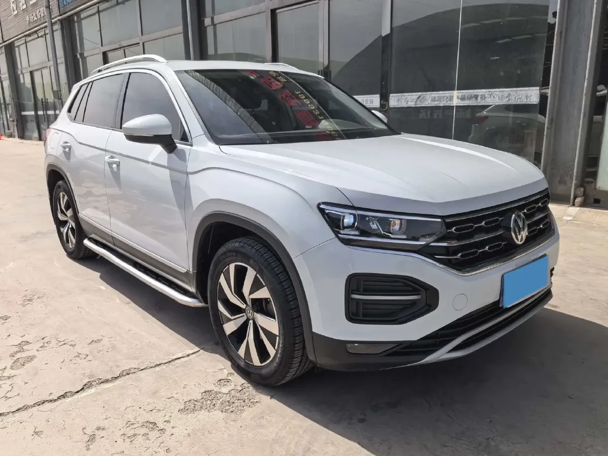 2019 Jeep Cherokee 2.0T 234HP L4 9AT,autocango,china used car exporter,china ev exporter,chinese used car exporter,chinese used ev exporter