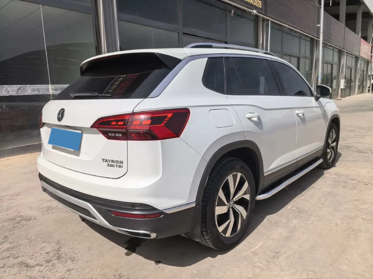 2019 Jeep Cherokee 2.0T 234HP L4 9AT,autocango,china used car exporter,china ev exporter,chinese used car exporter,chinese used ev exporter