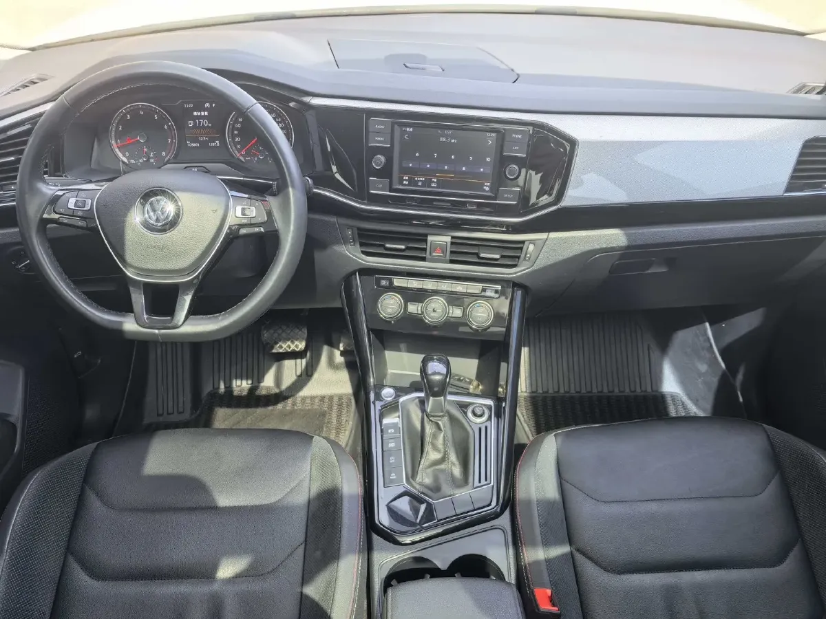 2019 Jeep Cherokee 2.0T 234HP L4 9AT,autocango,china used car exporter,china ev exporter,chinese used car exporter,chinese used ev exporter