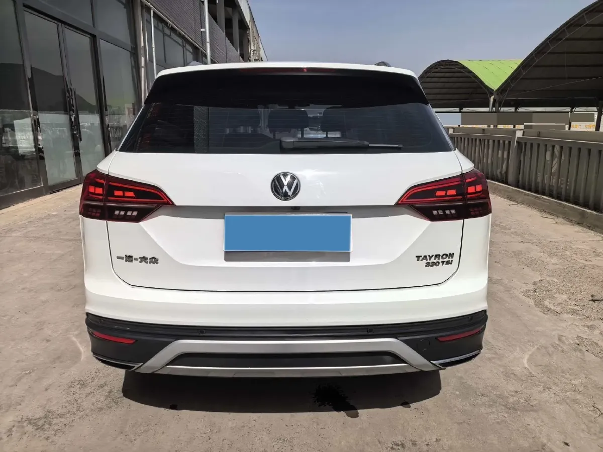 2019 Jeep Cherokee 2.0T 234HP L4 9AT,autocango,china used car exporter,china ev exporter,chinese used car exporter,chinese used ev exporter