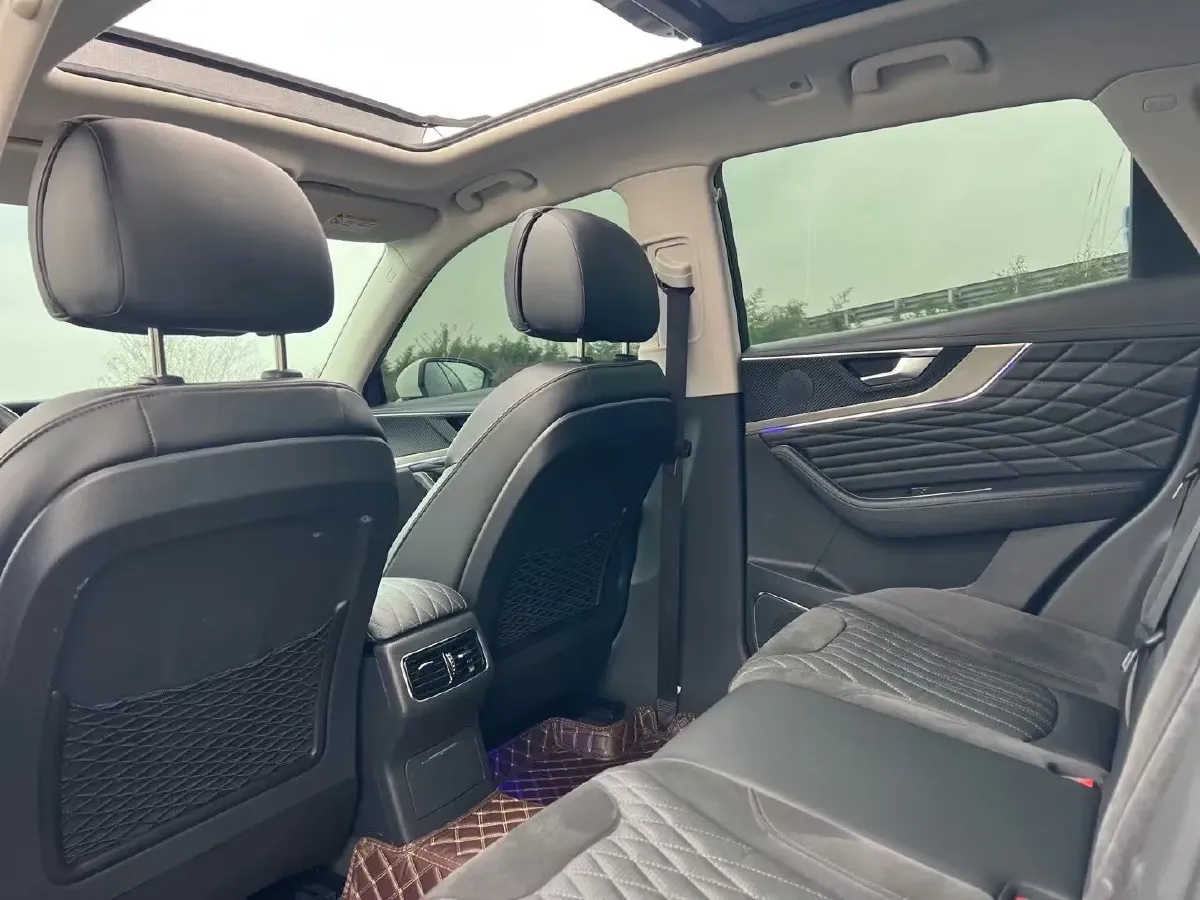 2022 HongQi HS5 2.0T 224HP L4 6AT,autocango,china used car exporter,china ev exporter,chinese used car exporter,chinese used ev exporter