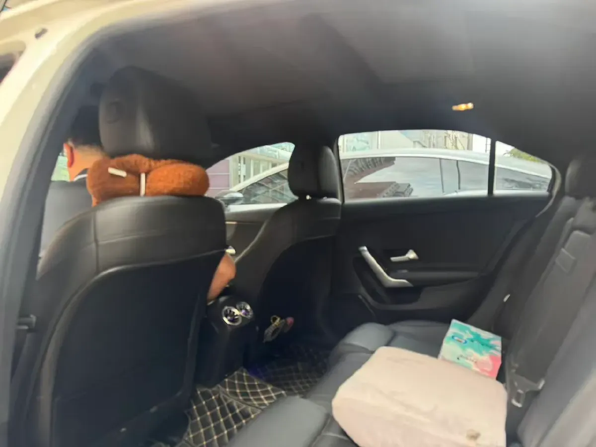 2021 Mercedes-Benz A Class 1.3T 136HP L4 7DCT,autocango,china used car exporter,china ev exporter,chinese used car exporter,chinese used ev exporter