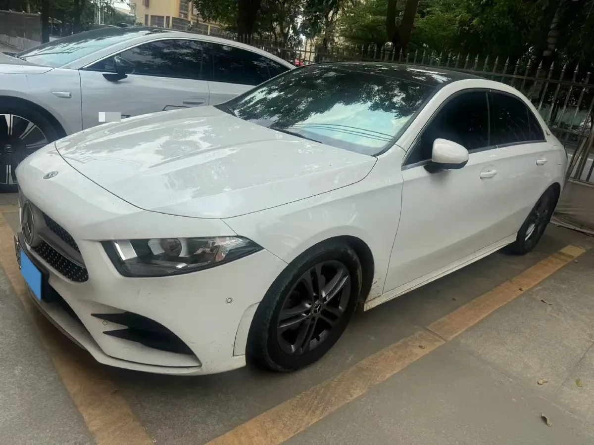 2021 Mercedes-Benz A Class 1.3T 136HP L4 7DCT,autocango,china used car exporter,china ev exporter,chinese used car exporter,chinese used ev exporter