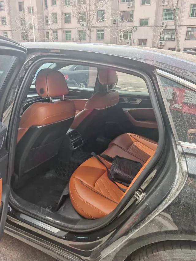 2024 Audi A6L 2.0T 245HP L4 7DCT,autocango,china used car exporter,china ev exporter,chinese used car exporter,chinese used ev exporter