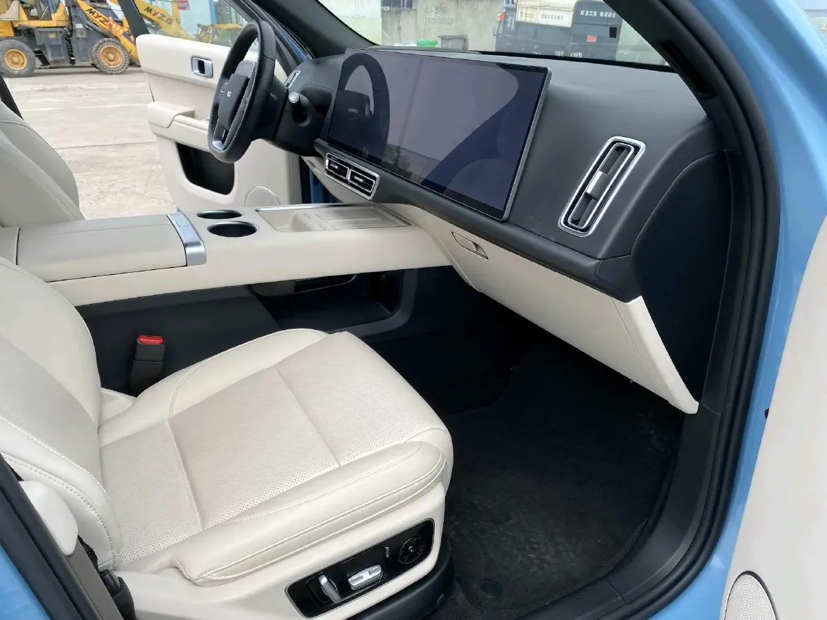 2024 Li L8 Range Extended 154HP REEV 52.3KWH,autocango,china used car exporter,china ev exporter,chinese used car exporter,chinese used ev exporter
