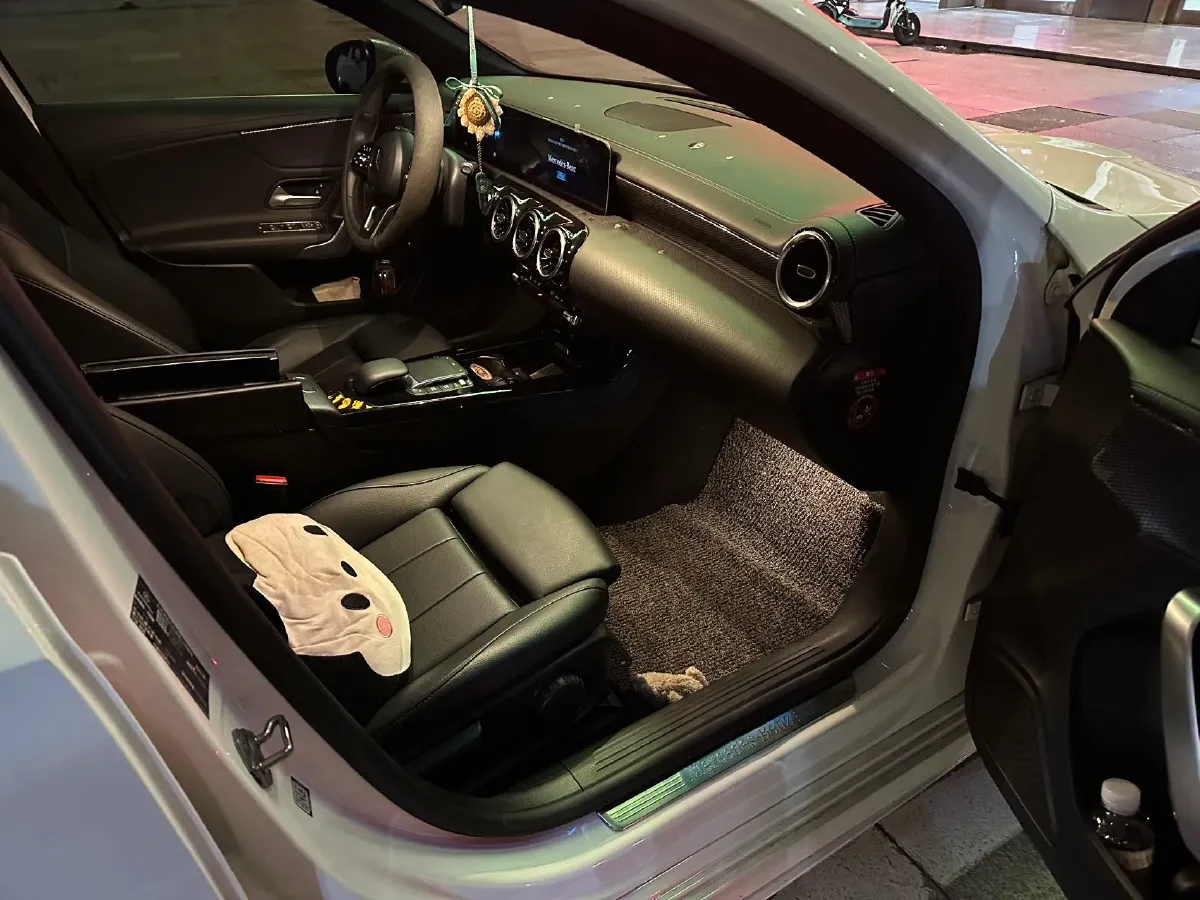 2020 Mercedes-Benz A Class 1.3T 163HP L4 7DCT,autocango,china used car exporter,china ev exporter,chinese used car exporter,chinese used ev exporter