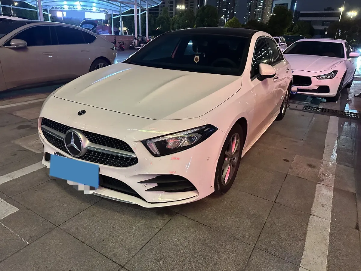 2020 Mercedes-Benz A Class 1.3T 163HP L4 7DCT,autocango,china used car exporter,china ev exporter,chinese used car exporter,chinese used ev exporter
