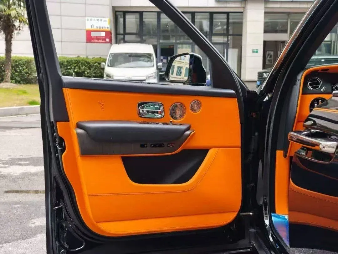 2018 Rolls-Royce Cullinan 6.7T 571HP V12 8AT,autocango,china used car exporter,china ev exporter,chinese used car exporter,chinese used ev exporter