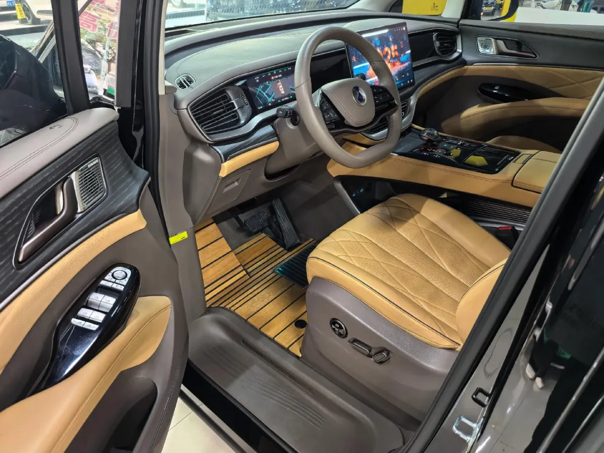 2022 Mercedes-Benz GLC Class 2.0T 197HP L4 9AT,autocango,china used car exporter,china ev exporter,chinese used car exporter,chinese used ev exporter