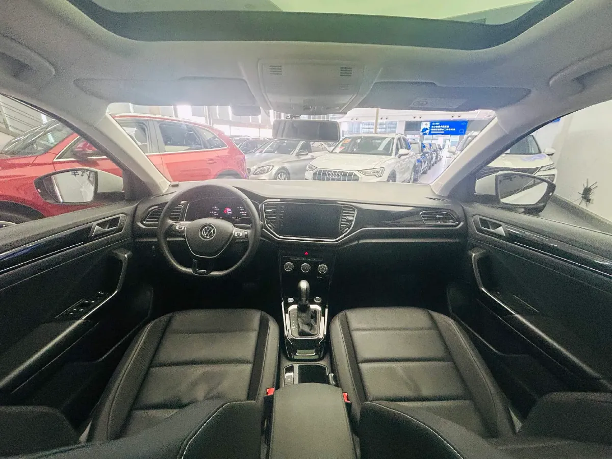 2021 Volkswagen T-Roc 1.4T 150HP L4 7DCT,autocango,china used car exporter,china ev exporter,chinese used car exporter,chinese used ev exporter