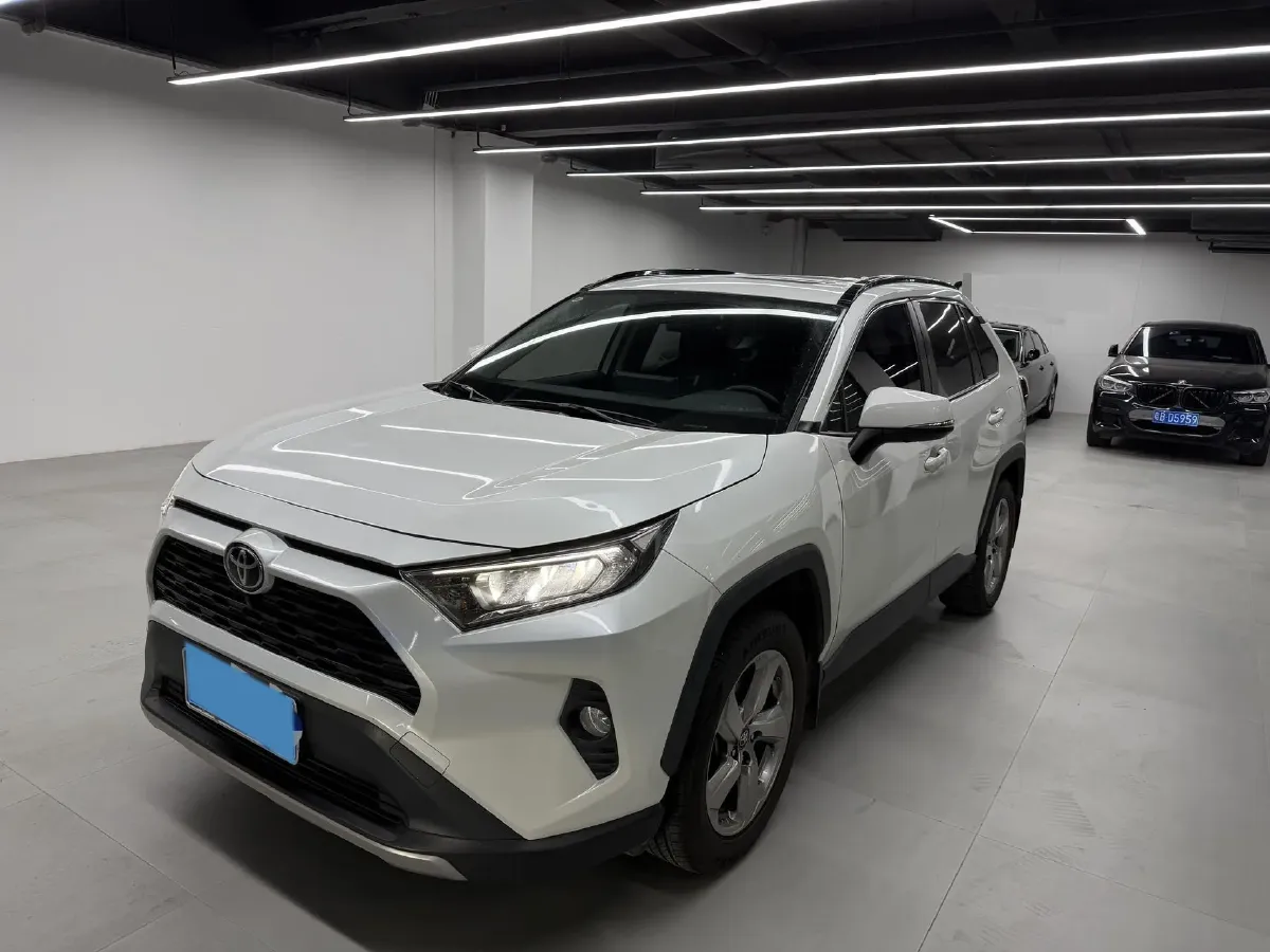 2021 Toyota RAV4 2.0L 171HP L4 CVT,autocango,china used car exporter,china ev exporter,chinese used car exporter,chinese used ev exporter
