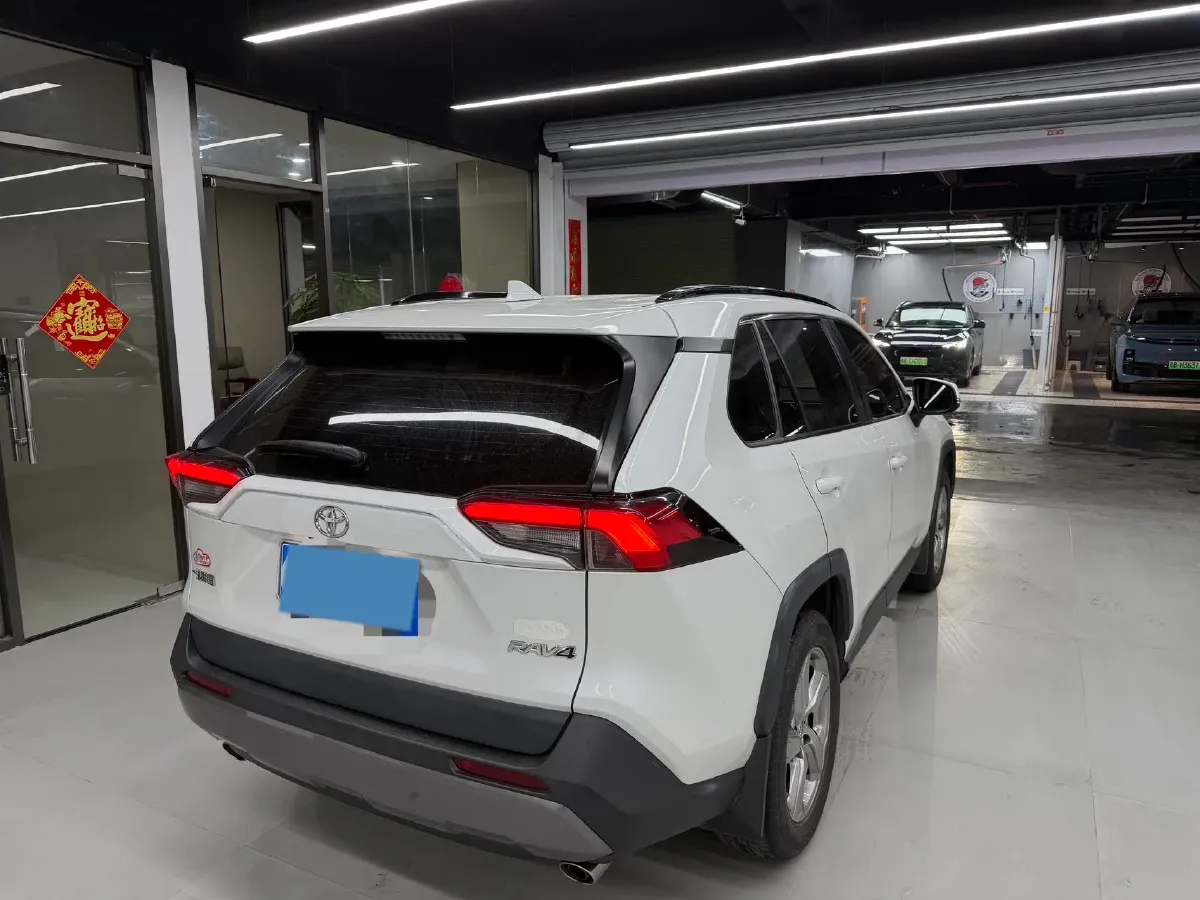 2021 Toyota RAV4 2.0L 171HP L4 CVT,autocango,china used car exporter,china ev exporter,chinese used car exporter,chinese used ev exporter