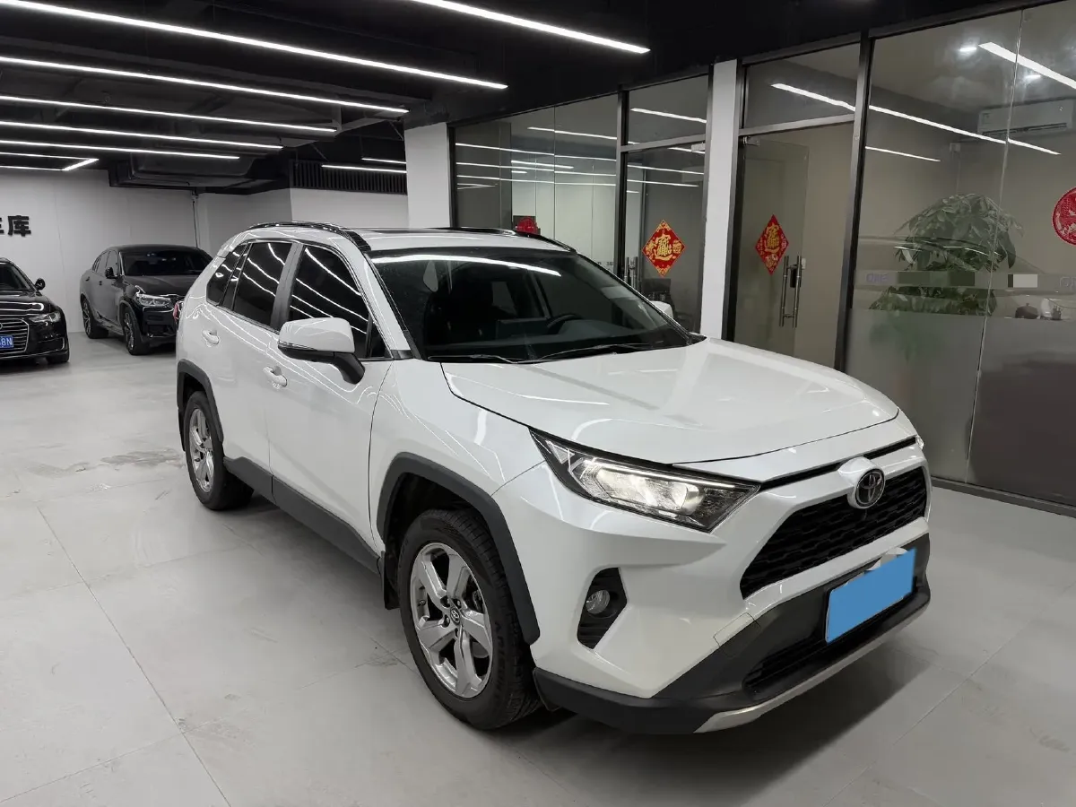 2021 Toyota RAV4 2.0L 171HP L4 CVT,autocango,china used car exporter,china ev exporter,chinese used car exporter,chinese used ev exporter