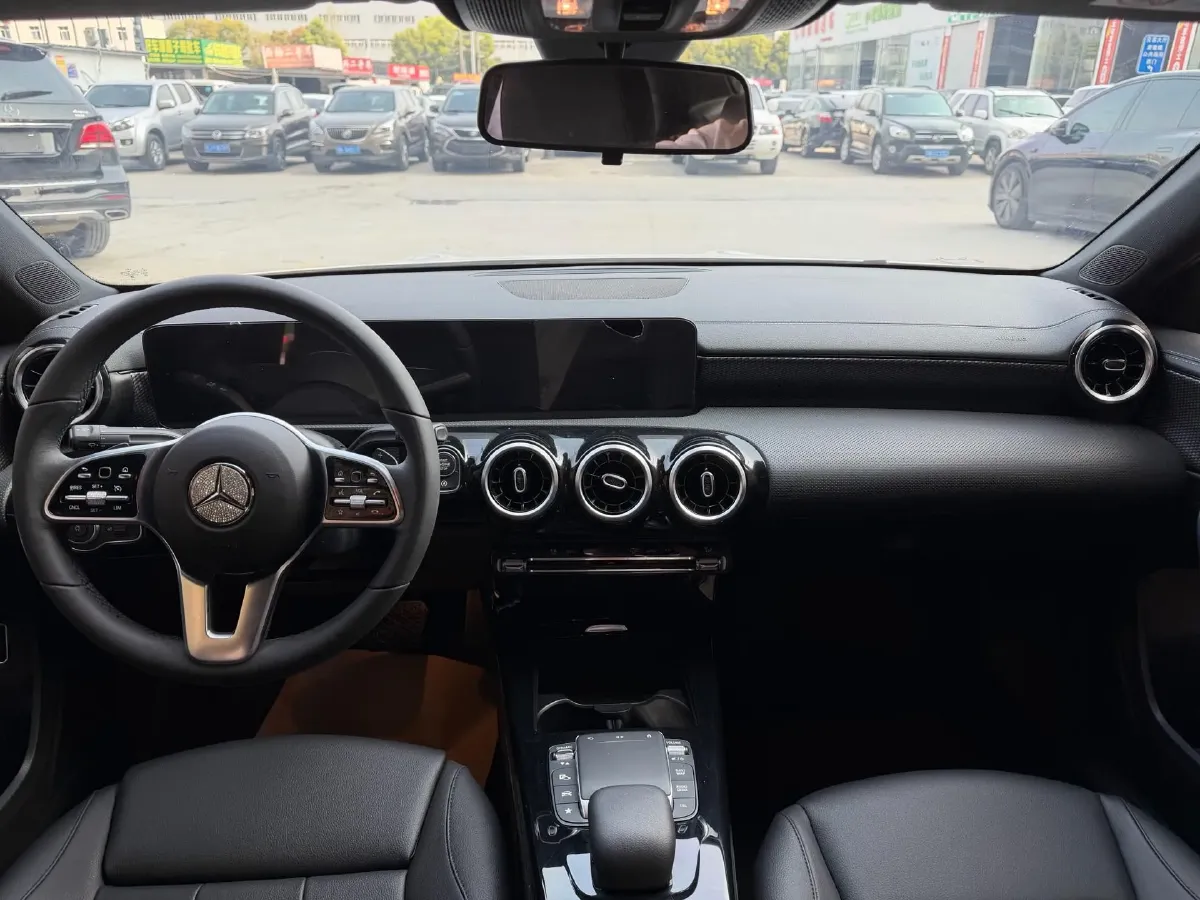 2022 Mercedes-Benz A Class 1.3T 163HP L4 7DCT,autocango,china used car exporter,china ev exporter,chinese used car exporter,chinese used ev exporter