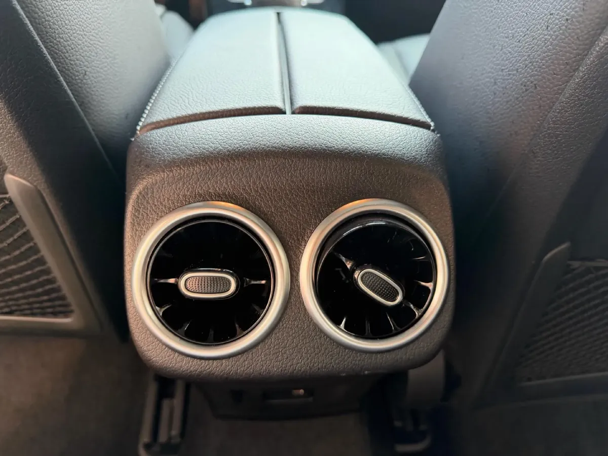 2022 Mercedes-Benz A Class 1.3T 163HP L4 7DCT,autocango,china used car exporter,china ev exporter,chinese used car exporter,chinese used ev exporter