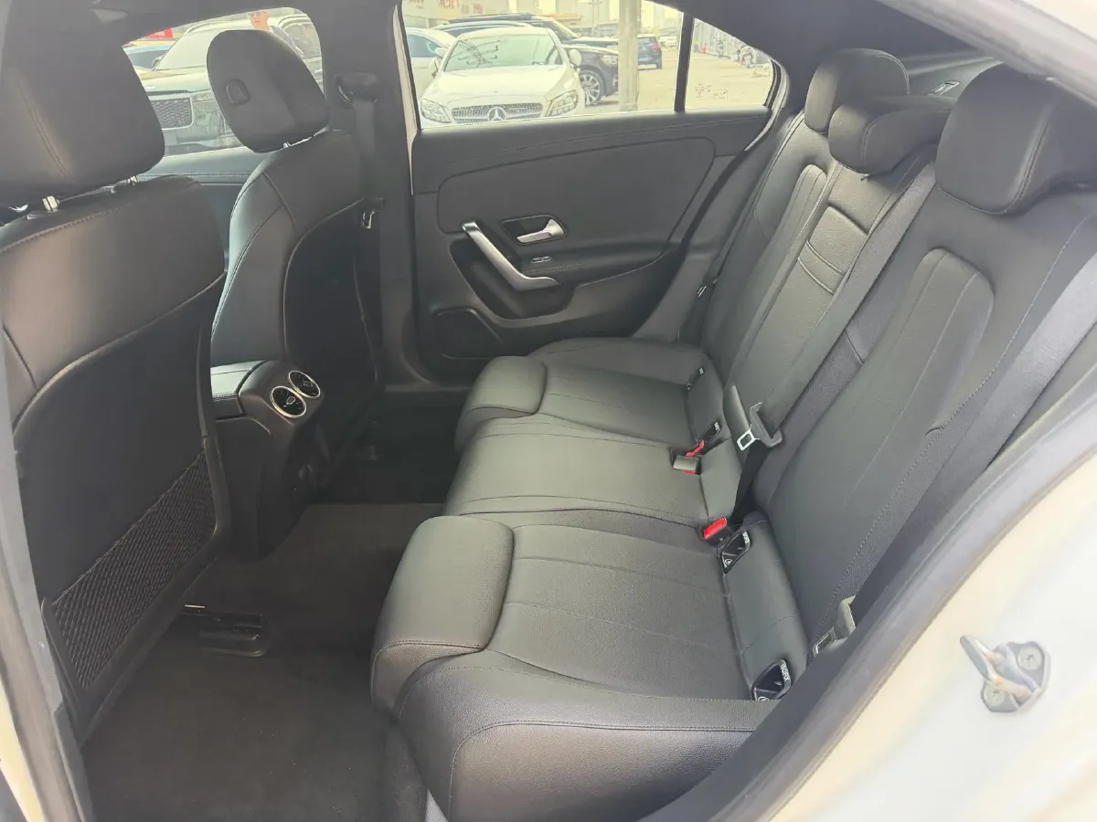 2022 Mercedes-Benz A Class 1.3T 163HP L4 7DCT,autocango,china used car exporter,china ev exporter,chinese used car exporter,chinese used ev exporter