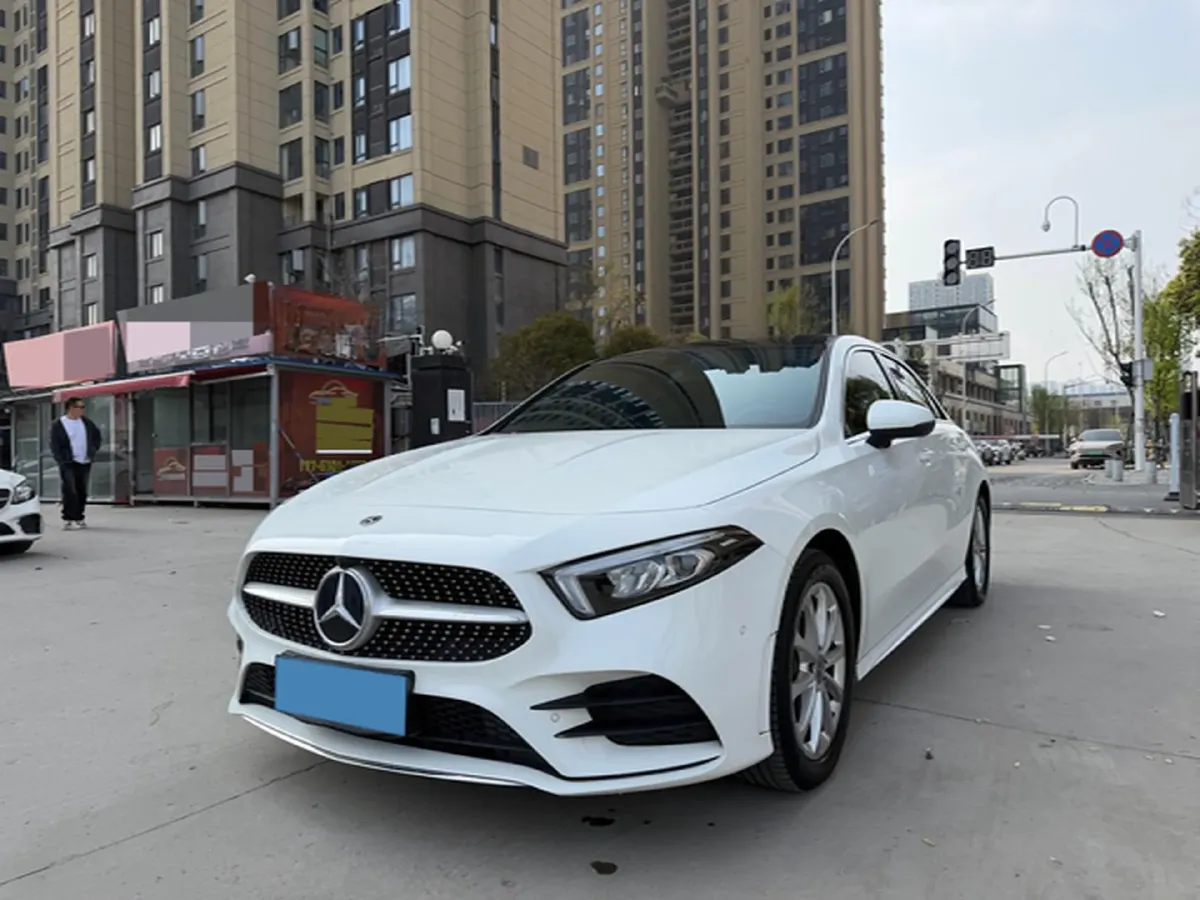 2022 Mercedes-Benz A Class 1.3T 163HP L4 7DCT,autocango,china used car exporter,china ev exporter,chinese used car exporter,chinese used ev exporter