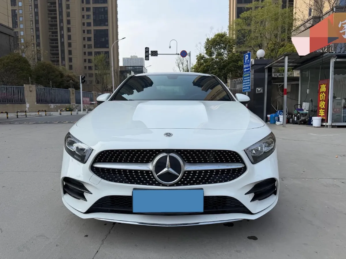 2022 Mercedes-Benz A Class 1.3T 163HP L4 7DCT,autocango,china used car exporter,china ev exporter,chinese used car exporter,chinese used ev exporter