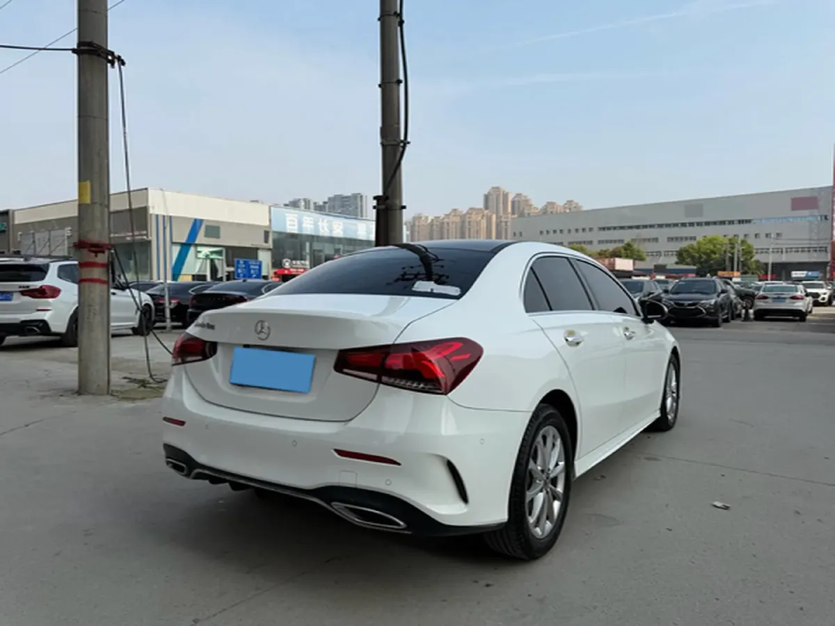 2022 Mercedes-Benz A Class 1.3T 163HP L4 7DCT,autocango,china used car exporter,china ev exporter,chinese used car exporter,chinese used ev exporter