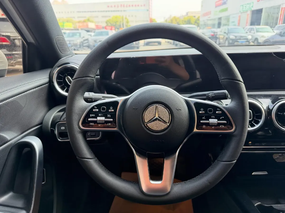 2022 Mercedes-Benz A Class 1.3T 163HP L4 7DCT,autocango,china used car exporter,china ev exporter,chinese used car exporter,chinese used ev exporter