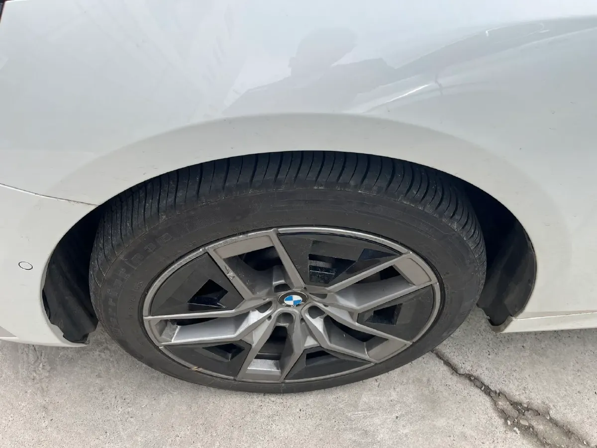 2024 BMW 5 Series 2.0T 258HP L4 8AT,autocango,china used car exporter,china ev exporter,chinese used car exporter,chinese used ev exporter