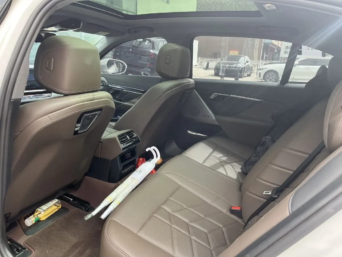 2024 BMW 5 Series 2.0T 258HP L4 8AT,autocango,china used car exporter,china ev exporter,chinese used car exporter,chinese used ev exporter