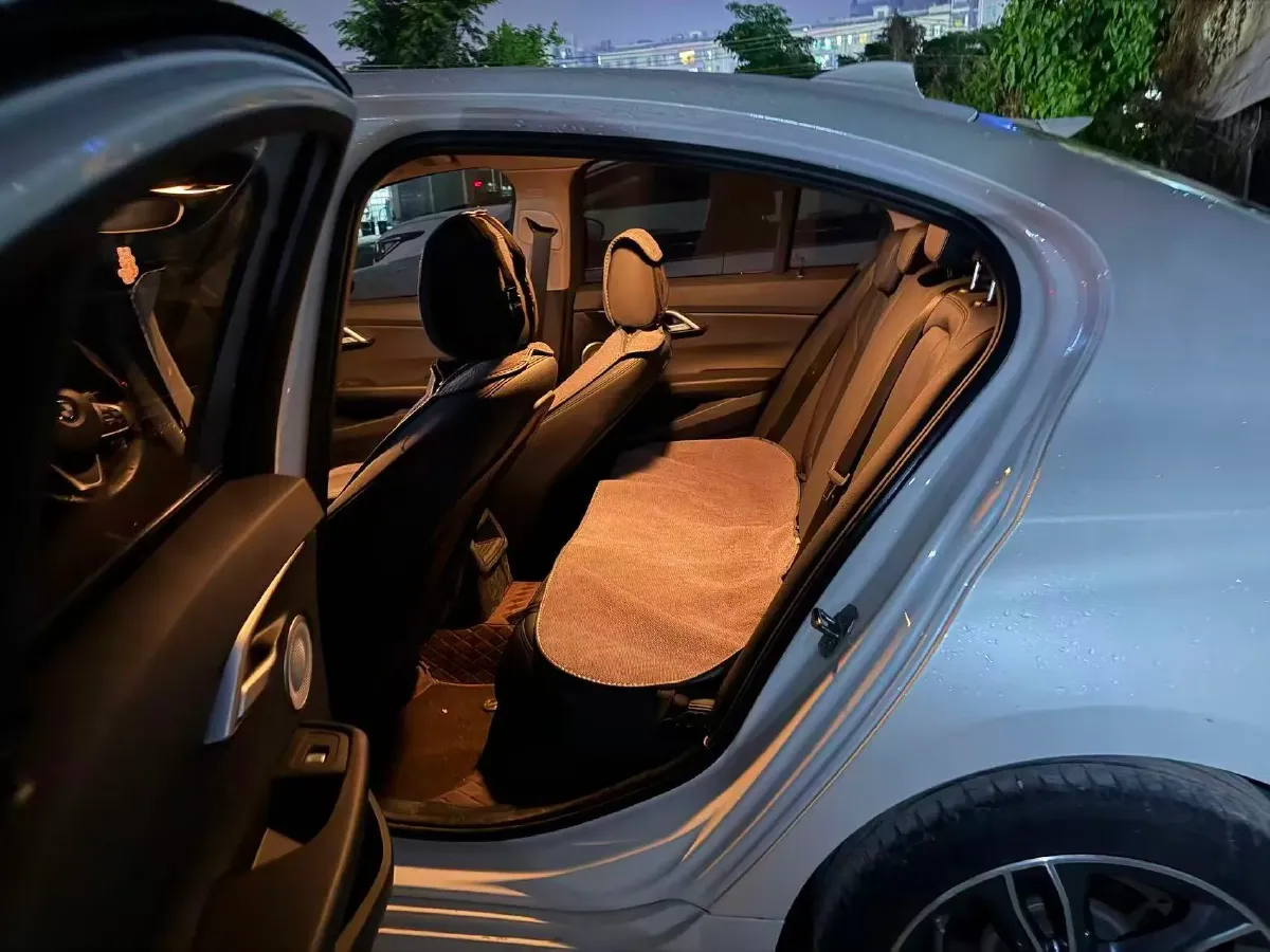 2023 BMW 1 Series 1.5T 136HP L3 7DCT,autocango,china used car exporter,china ev exporter,chinese used car exporter,chinese used ev exporter