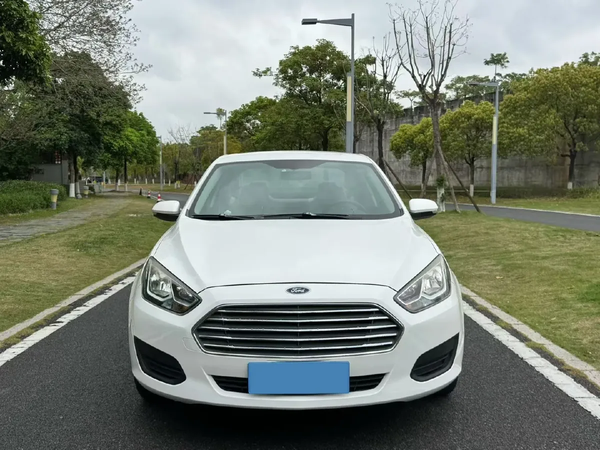 2017 Ford Escort 1.5L 113HP L4 6AT,autocango,china used car exporter,china ev exporter,chinese used car exporter,chinese used ev exporter