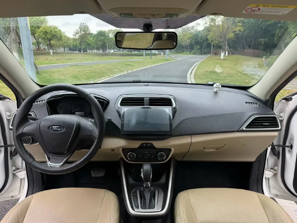 2017 Ford Escort 1.5L 113HP L4 6AT,autocango,china used car exporter,china ev exporter,chinese used car exporter,chinese used ev exporter