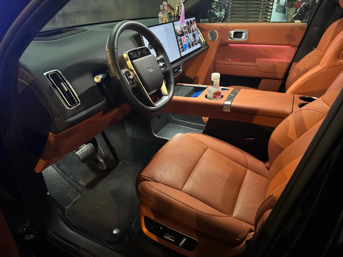 2024 Ford Bronco 2.3T 275HP L4 10AT,autocango,china used car exporter,china ev exporter,chinese used car exporter,chinese used ev exporter