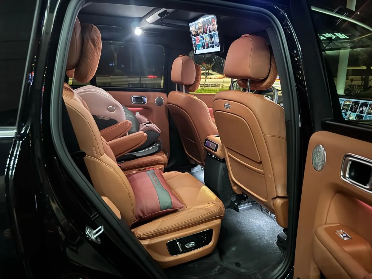 2024 Ford Bronco 2.3T 275HP L4 10AT,autocango,china used car exporter,china ev exporter,chinese used car exporter,chinese used ev exporter