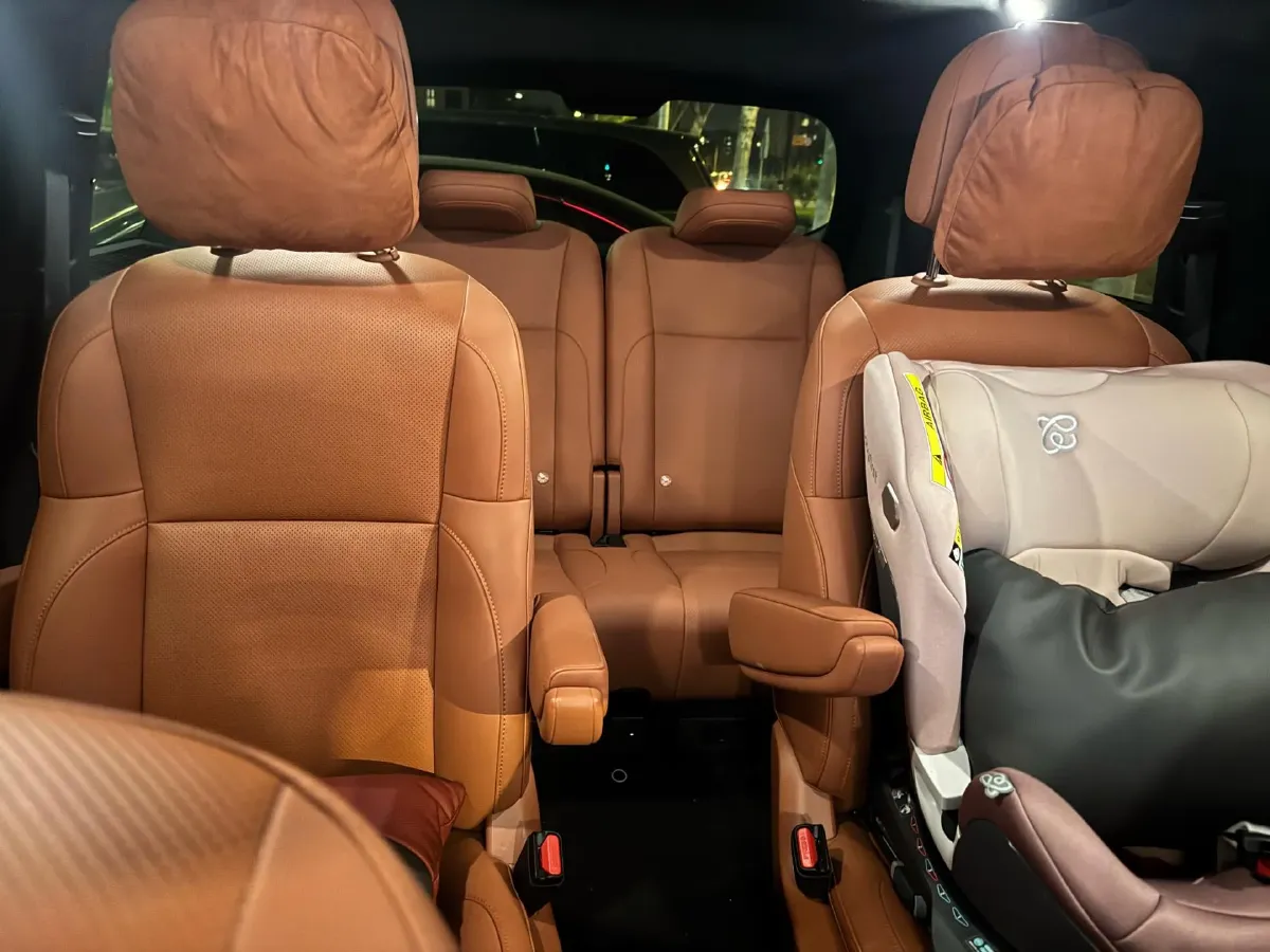 2024 Ford Bronco 2.3T 275HP L4 10AT,autocango,china used car exporter,china ev exporter,chinese used car exporter,chinese used ev exporter