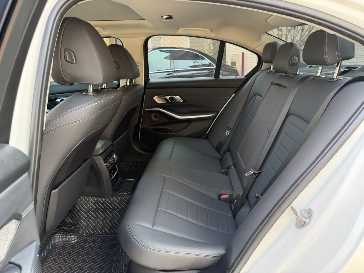 2021 BMW 3 Series 2.0T 184HP L4 8AT,autocango,china used car exporter,china ev exporter,chinese used car exporter,chinese used ev exporter