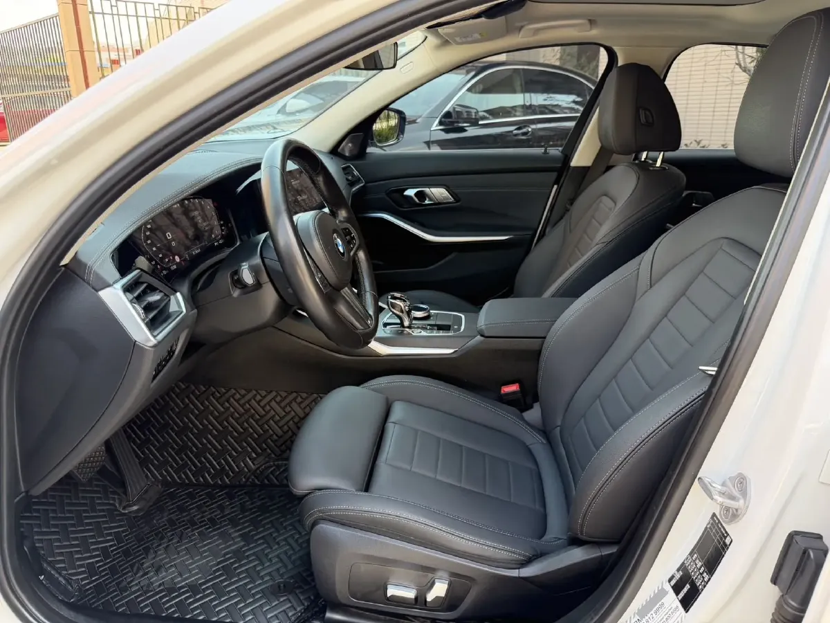 2021 BMW 3 Series 2.0T 184HP L4 8AT,autocango,china used car exporter,china ev exporter,chinese used car exporter,chinese used ev exporter