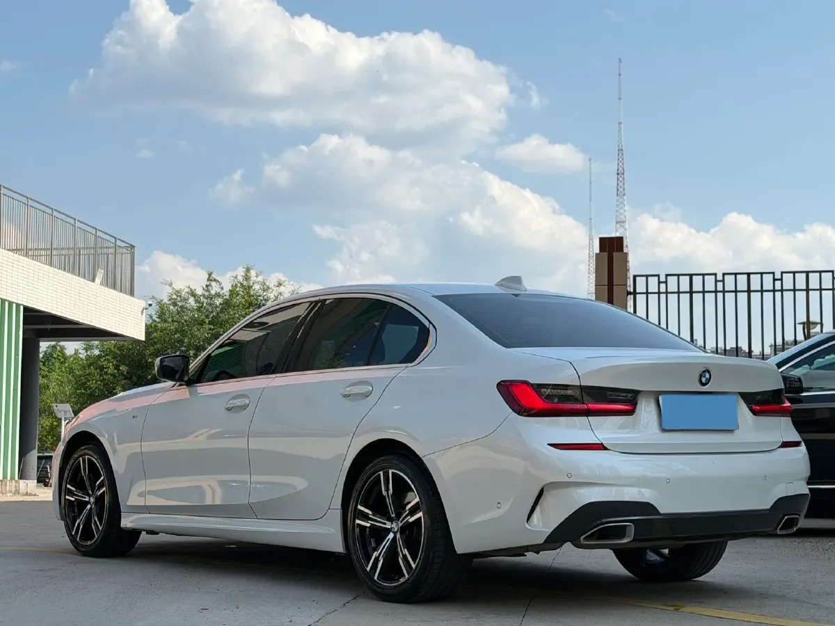 2021 BMW 3 Series 2.0T 184HP L4 8AT,autocango,china used car exporter,china ev exporter,chinese used car exporter,chinese used ev exporter